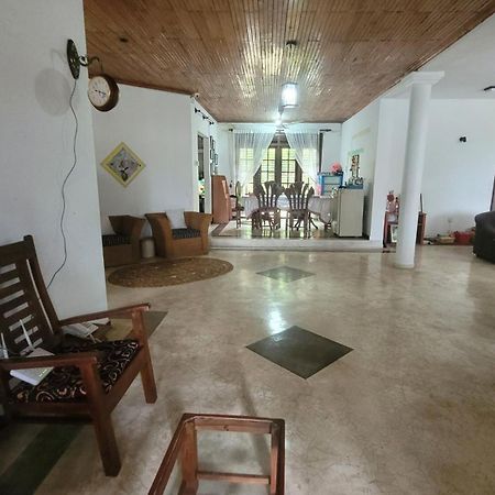 Villa Sea Sprays Hikkaduwa Esterno foto