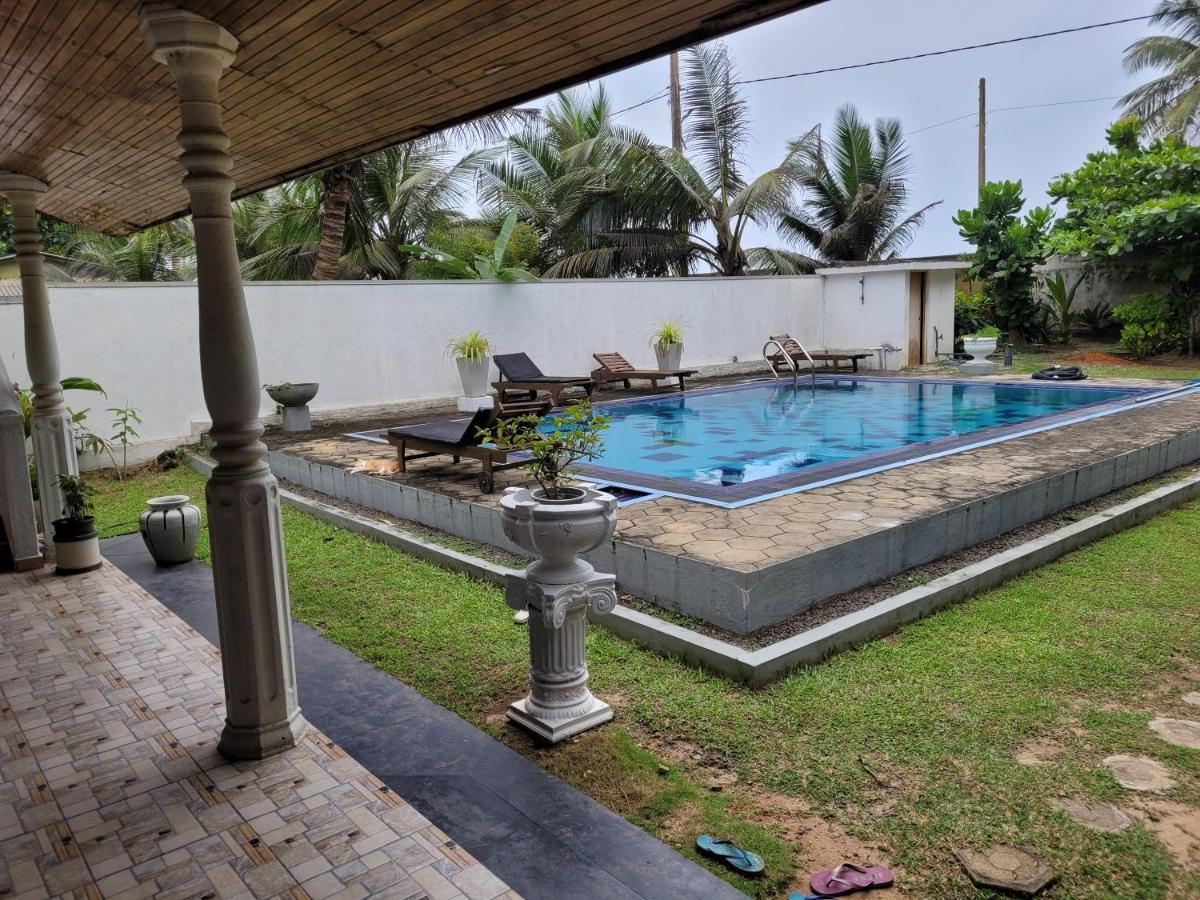 Villa Sea Sprays Hikkaduwa Esterno foto