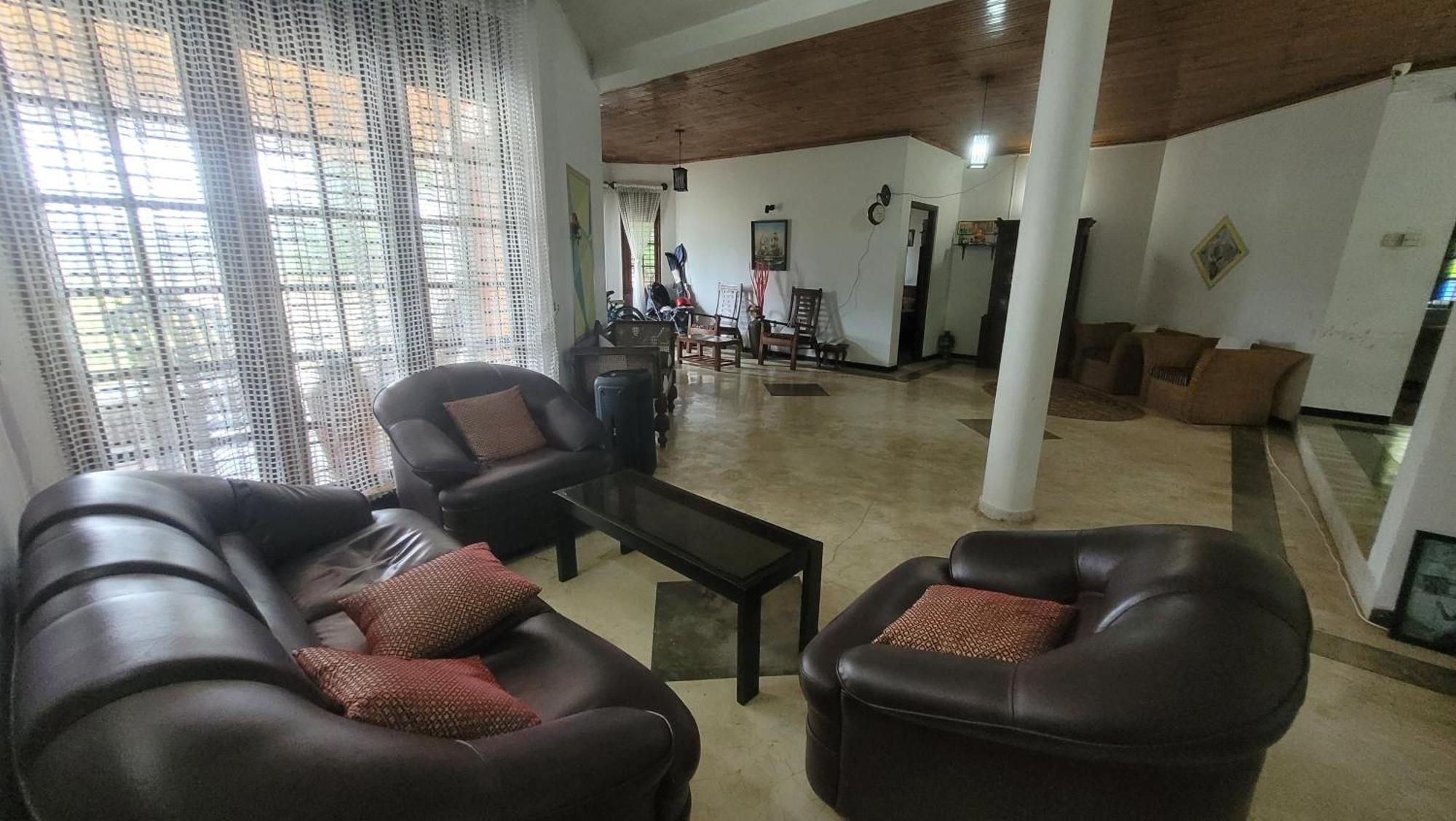 Villa Sea Sprays Hikkaduwa Esterno foto