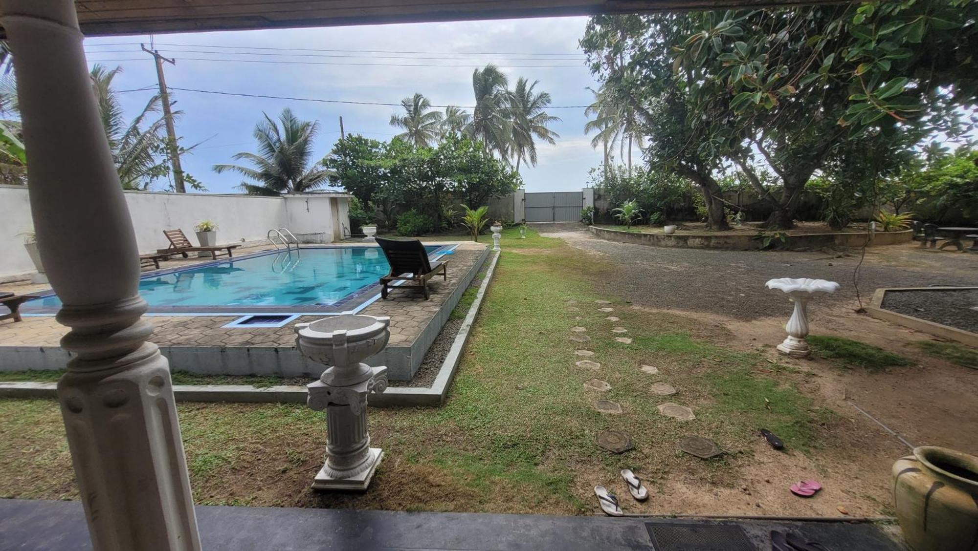 Villa Sea Sprays Hikkaduwa Esterno foto