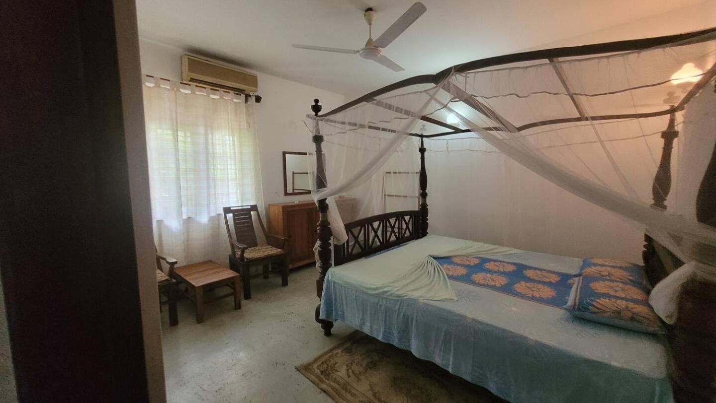 Villa Sea Sprays Hikkaduwa Esterno foto