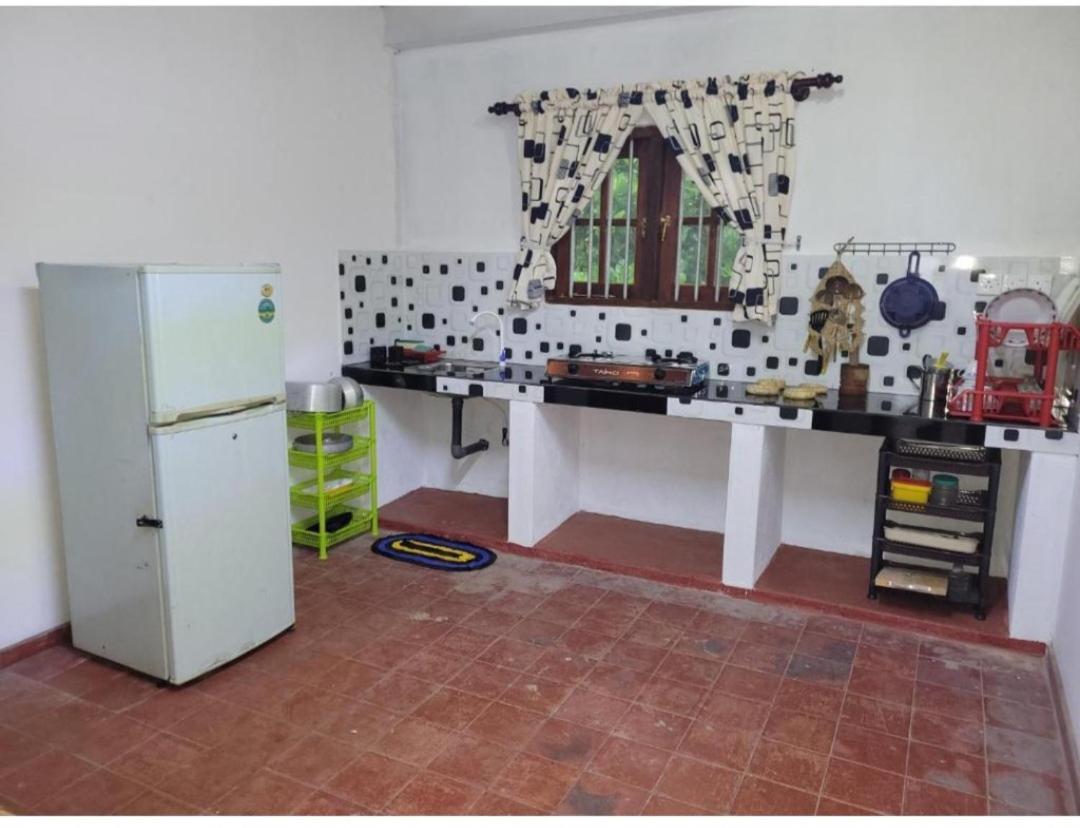 Villa Sea Sprays Hikkaduwa Esterno foto