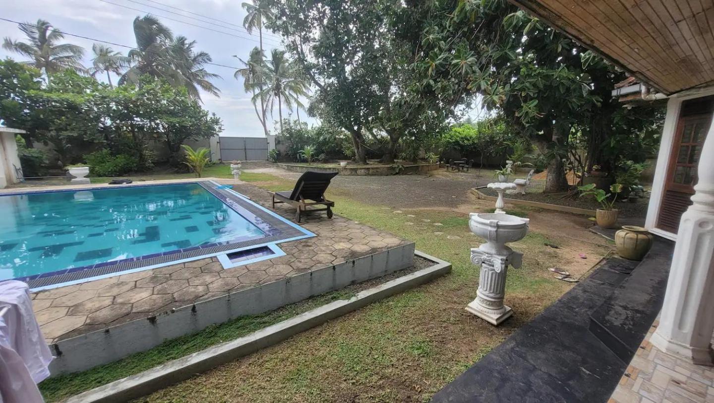 Villa Sea Sprays Hikkaduwa Esterno foto