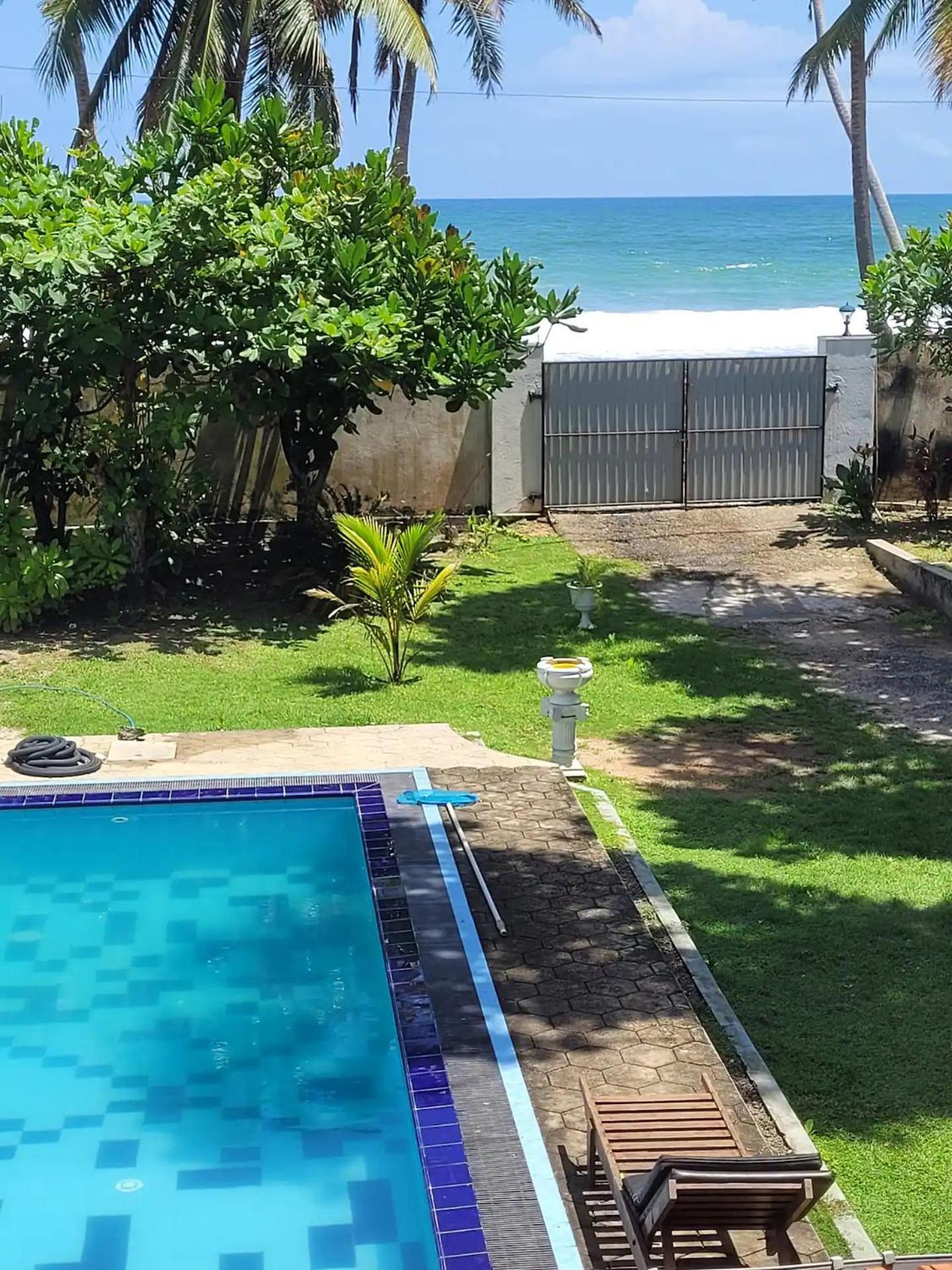 Villa Sea Sprays Hikkaduwa Esterno foto