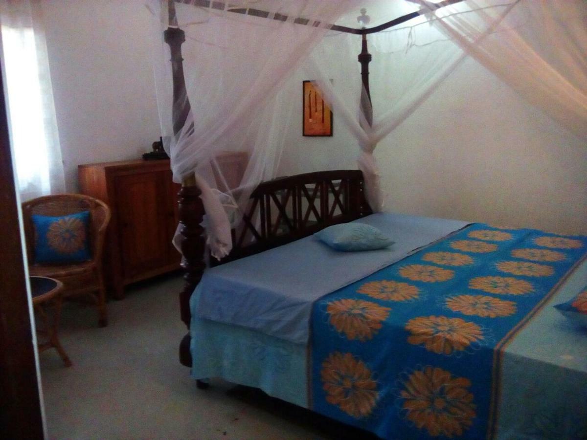 Villa Sea Sprays Hikkaduwa Esterno foto