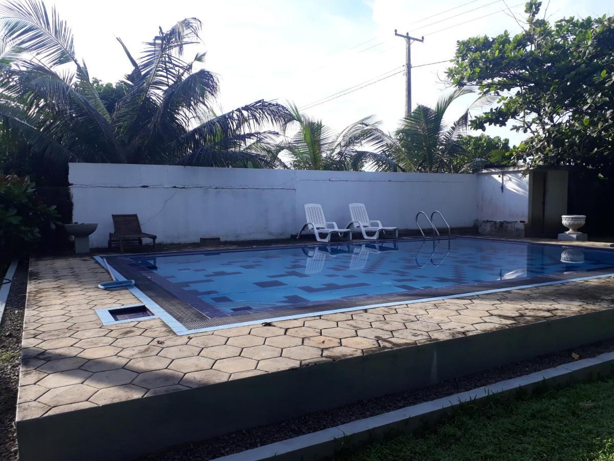 Villa Sea Sprays Hikkaduwa Esterno foto
