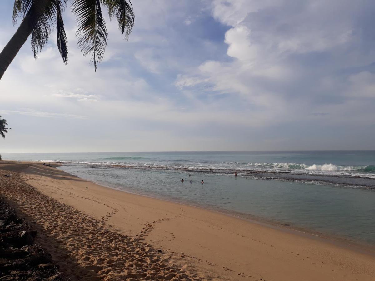 Villa Sea Sprays Hikkaduwa Esterno foto