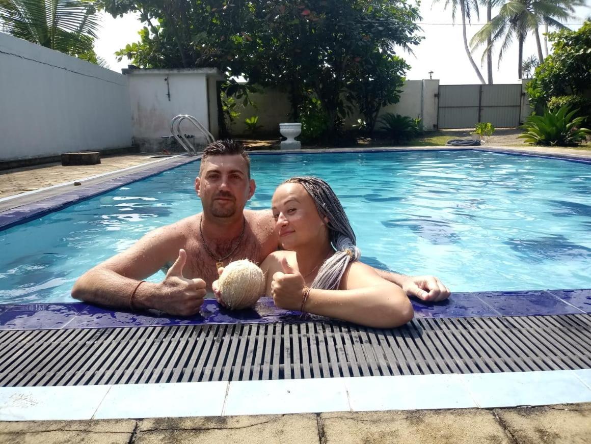 Villa Sea Sprays Hikkaduwa Esterno foto